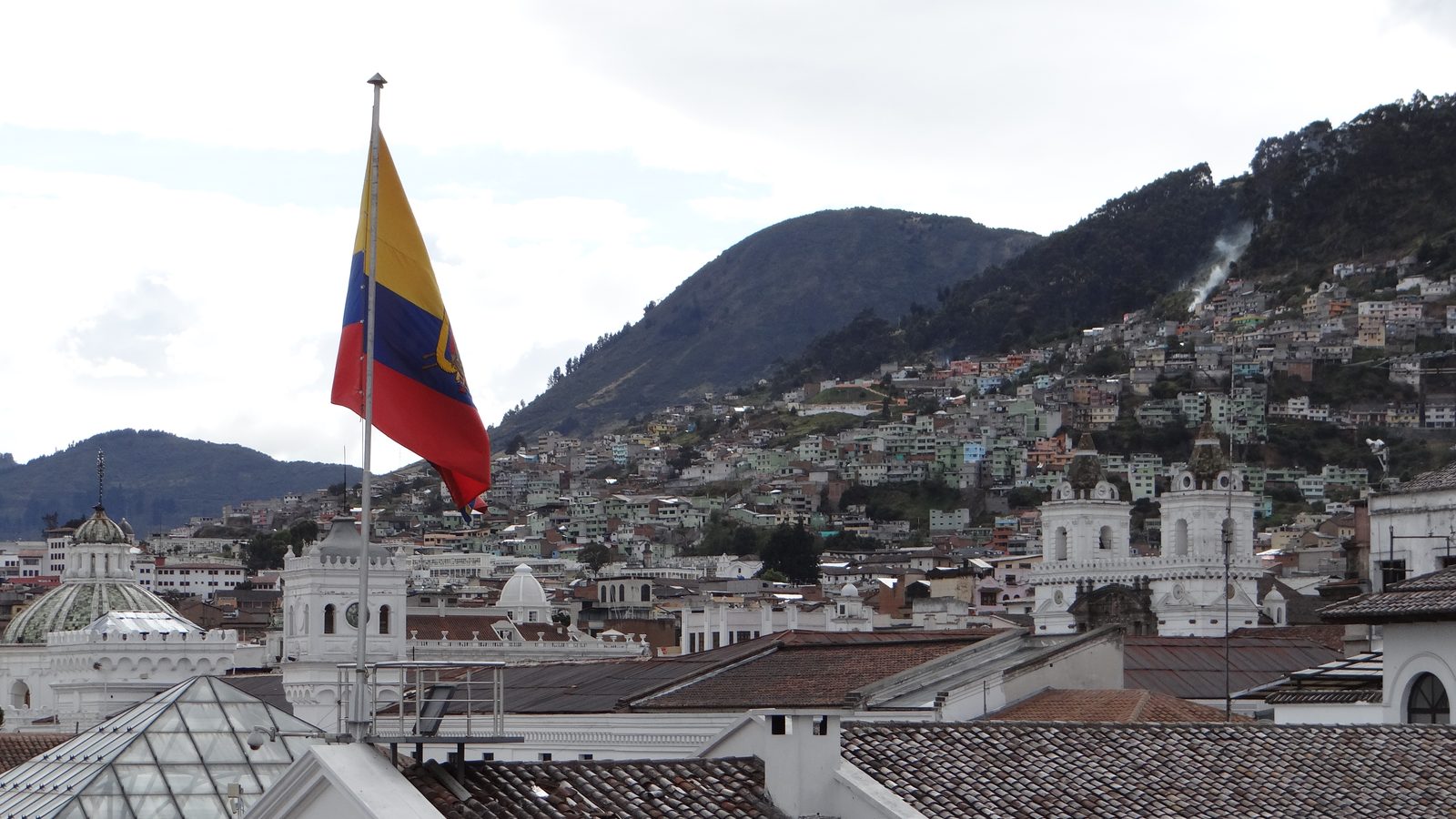 Pasaporte ecuatoriano para menores en Valencia: 90 € en efectivo