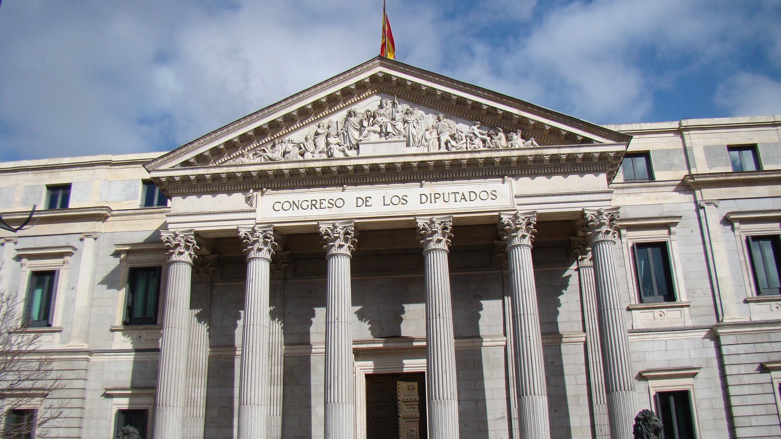 Legalización en España 2026: cómo regularizar tu situación si estás sin papeles