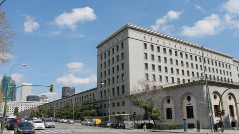 Habilitación provisional de la regularización 2026: el silencio no te la quita